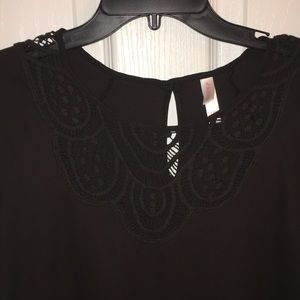 BLACK BLOUSE